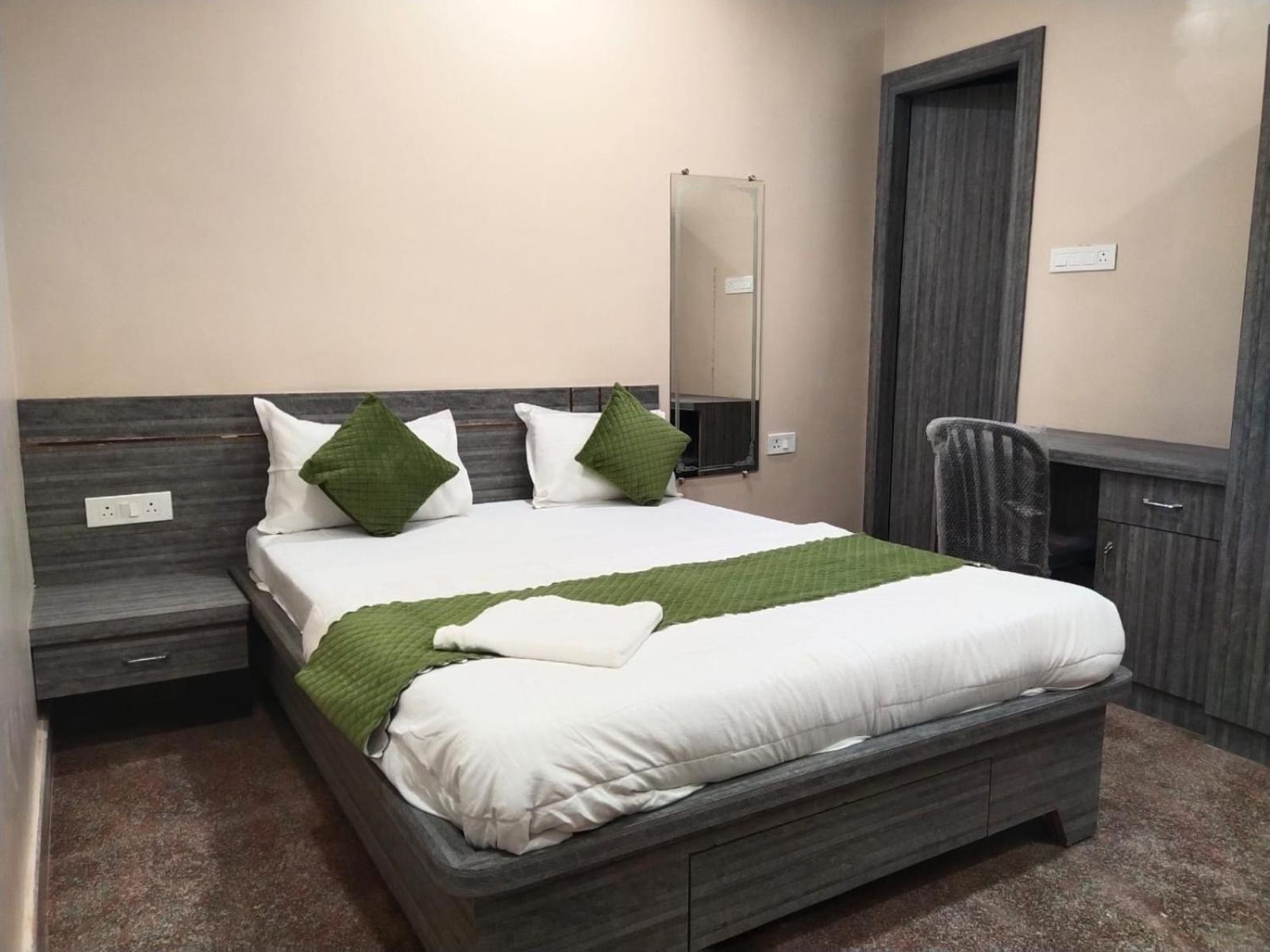 קאנפור Hotel Utsav Palace מראה חיצוני תמונה