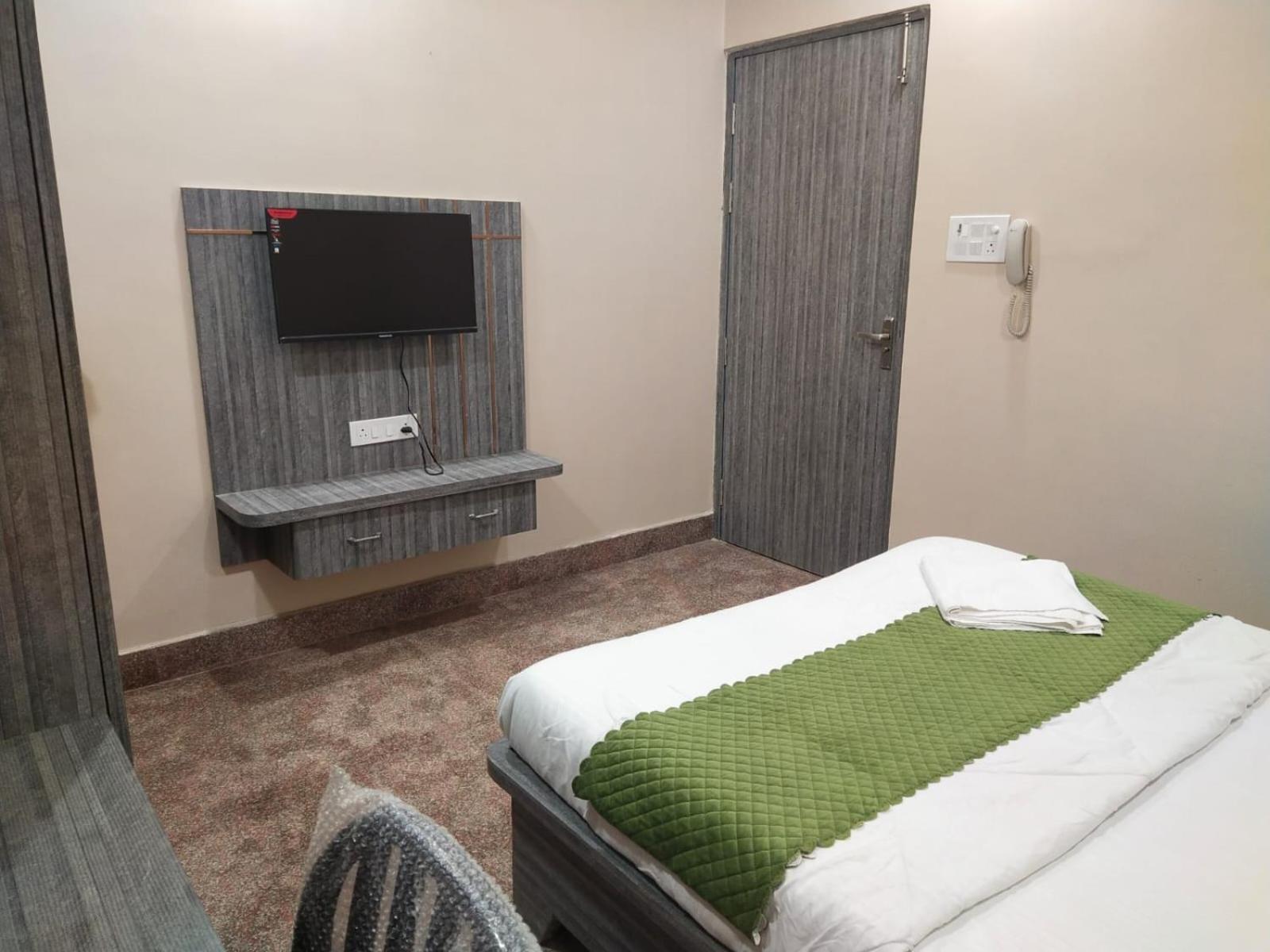 קאנפור Hotel Utsav Palace מראה חיצוני תמונה