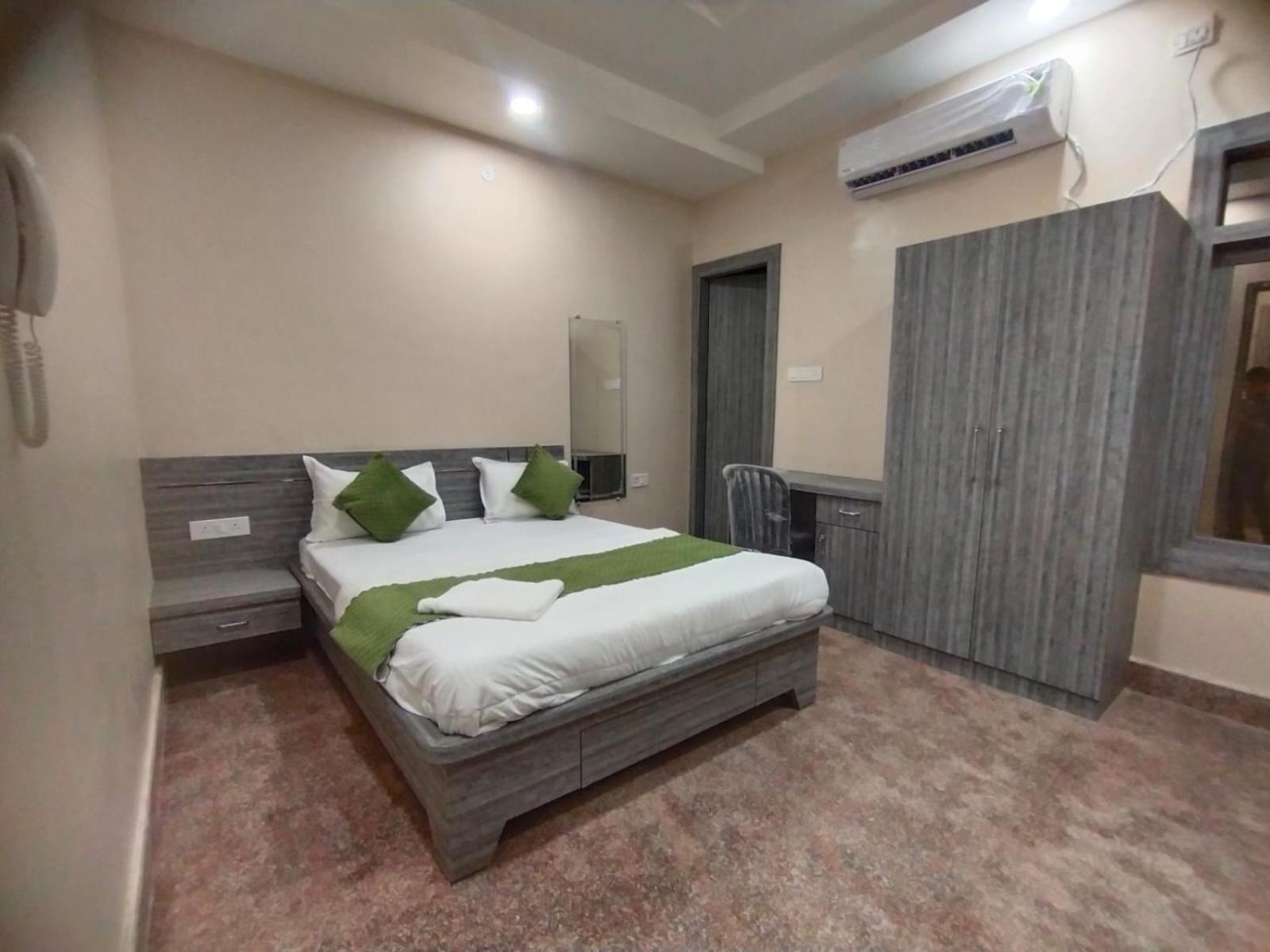 קאנפור Hotel Utsav Palace מראה חיצוני תמונה