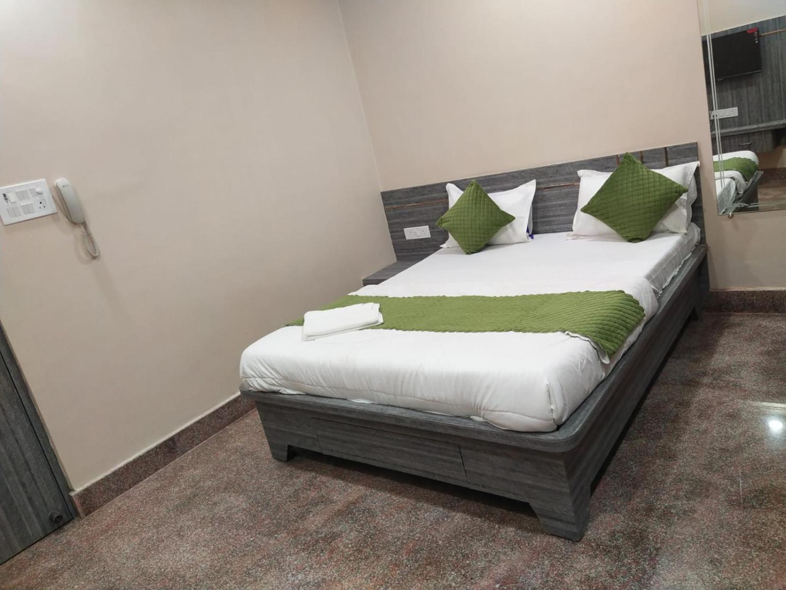 קאנפור Hotel Utsav Palace מראה חיצוני תמונה